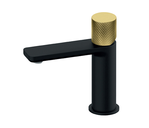 230101bg rosan black gold